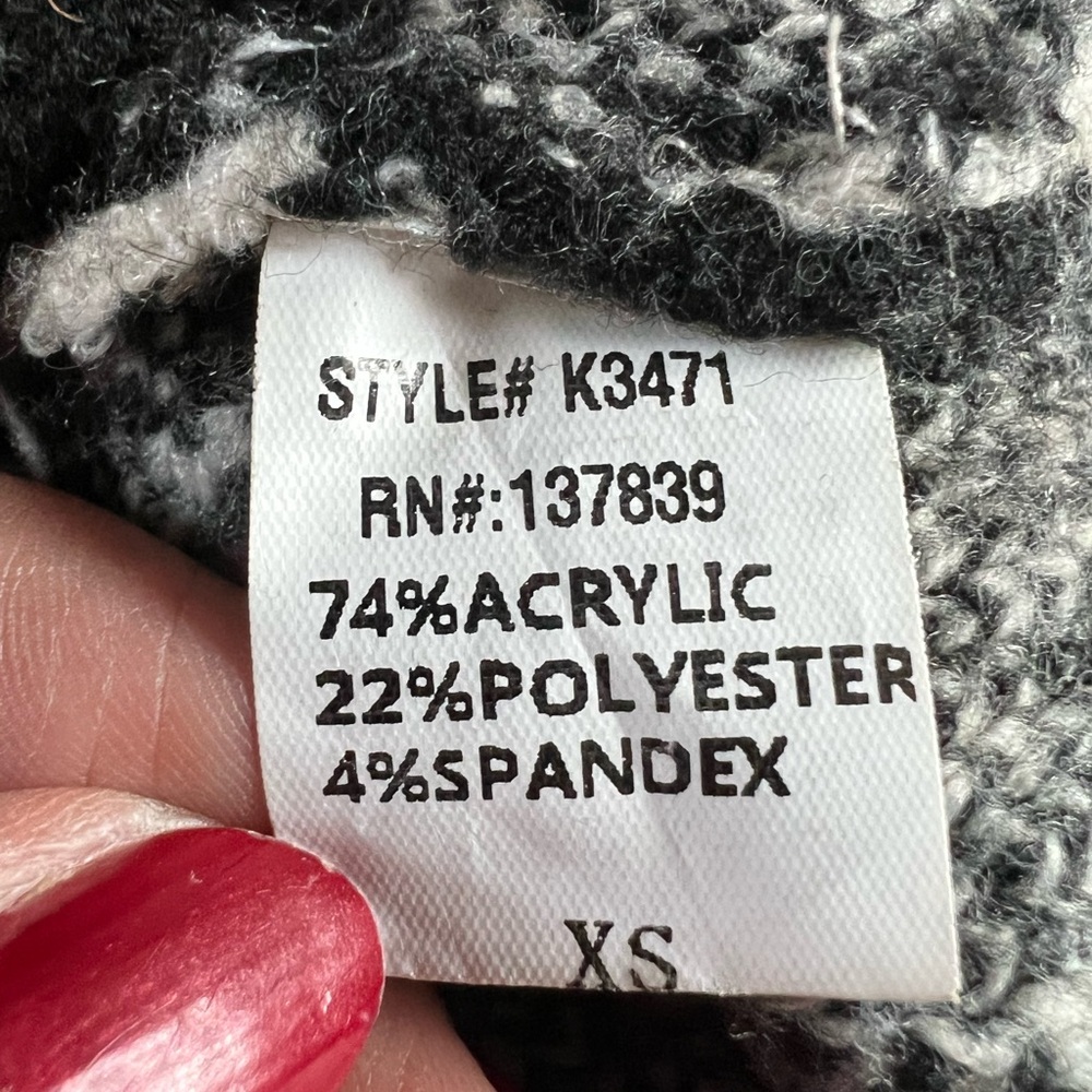 Debut Abstract Black and Cream Sweater - Picture 4 of 5